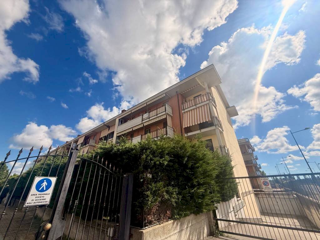 Facciata - Three-room apartment via Bardonecchia, 12/7, Carmagnola - photo 1