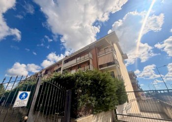 Facciata - Three-room apartment via Bardonecchia, 12/7, Carmagnola - photo 1