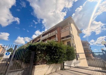 Facciata - Three-room apartment via Bardonecchia, 12/7, Carmagnola - photo 3