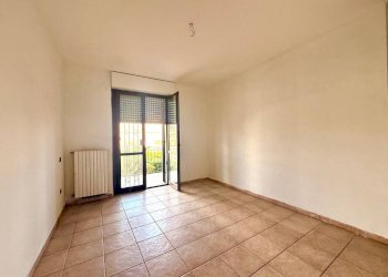 Camera da letto - Three-room apartment via Bardonecchia, 12/7, Carmagnola - photo 13