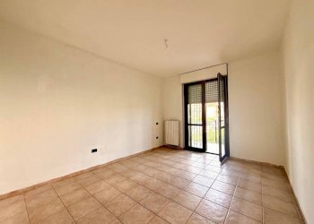 Camera da letto - Three-room apartment via Bardonecchia, 12/7, Carmagnola - photo 18