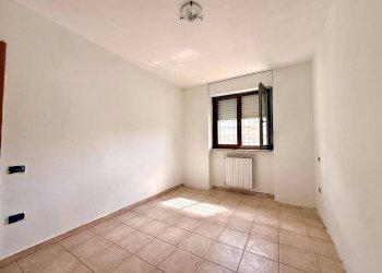Camera da letto - Three-room apartment via Bardonecchia, 12/7, Carmagnola - photo 20
