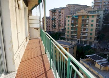Balcone - Trilocale corso Luigi Andrea Martinetti, 37, Genova (zona Sampierdarena) - foto 1