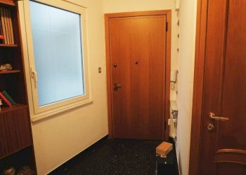 Ingresso - Trilocale corso Luigi Andrea Martinetti, 37, Genova (zona Sampierdarena) - foto 2