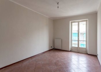 Camera da letto - Two-room apartment via Vigone, 7, Torino (neighborhood Cenisia) - photo 3