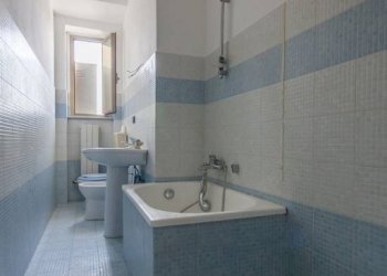 Bagno - Two-room apartment via Vigone, 7, Torino (neighborhood Cenisia) - photo 13