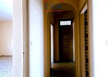 Corridoio - Four-room apartment via Ugo Foscolo, Trapani - photo 12