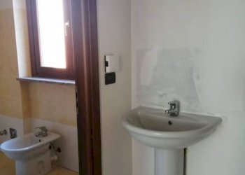 Bagno - Negozio via Vigone, 47, Pinerolo - foto 10