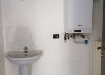 Bagno - Negozio via Vigone, 47, Pinerolo - foto 11