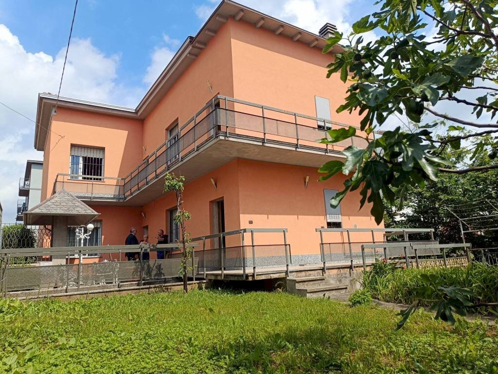 Facciata - Villa via dei Dossi, 2, Fara Gera d'Adda - photo 1