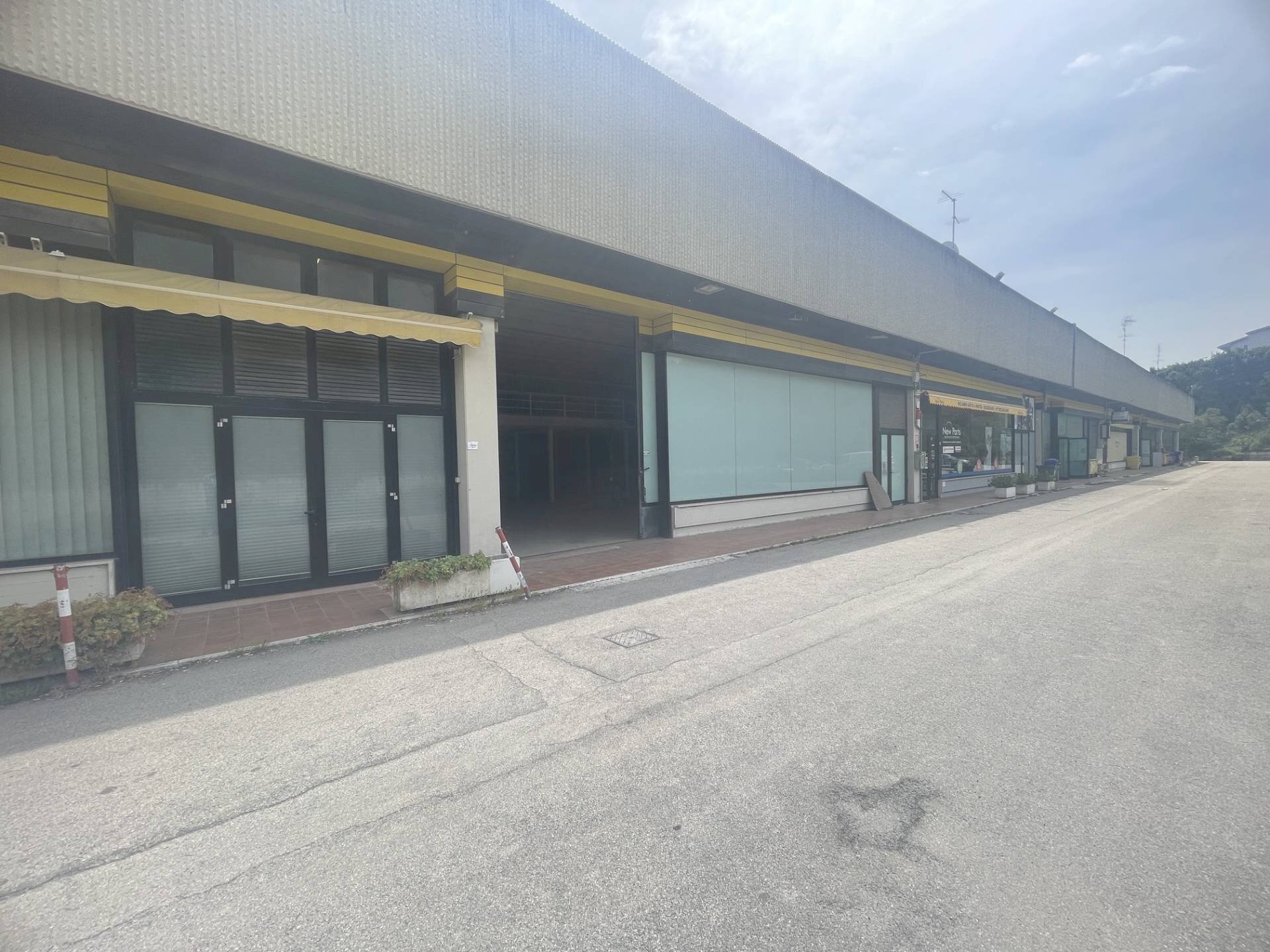 Foto 1 - Warehouse Via Fioravanti
 
15, San Benedetto del Tronto - photo 1