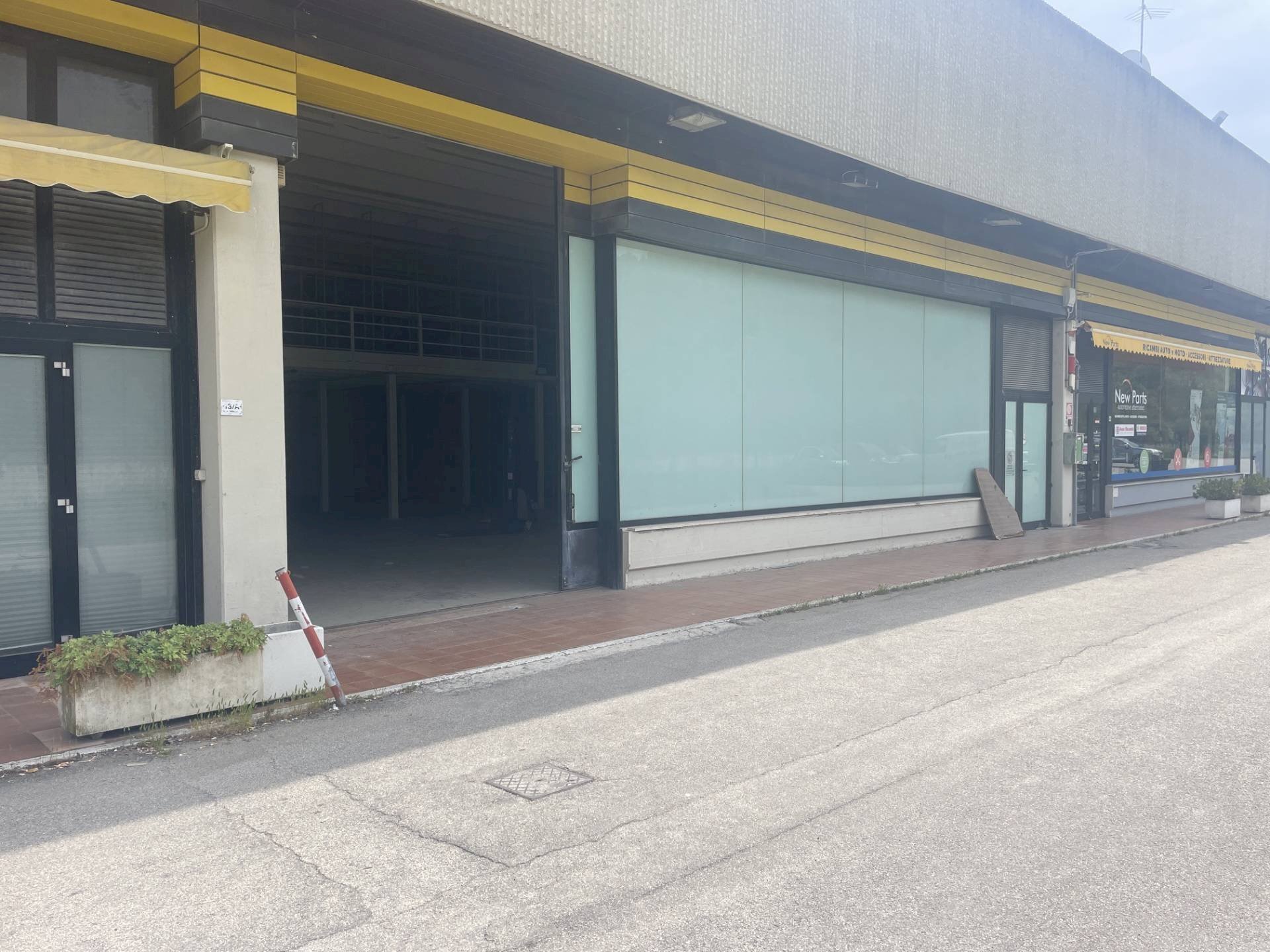 Foto 2 - Warehouse Via Fioravanti
15, San Benedetto del Tronto - photo 2