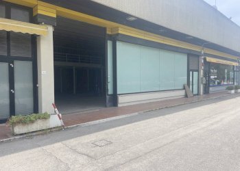Foto 2 - Warehouse Via Fioravanti
15, San Benedetto del Tronto - photo 2