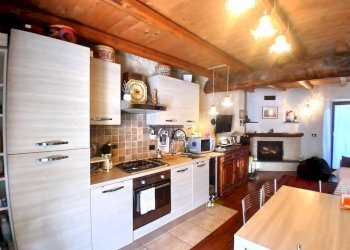Cucina - Casa indipendente via Vecchia, 25, Berbenno di Valtellina - foto 7