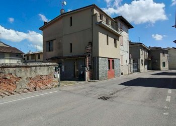 Facciata - Casa indipendente via Gradella, Pandino - foto 1