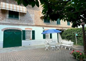 Facciata - Villa via Roma, Castelnuovo Belbo - photo 1