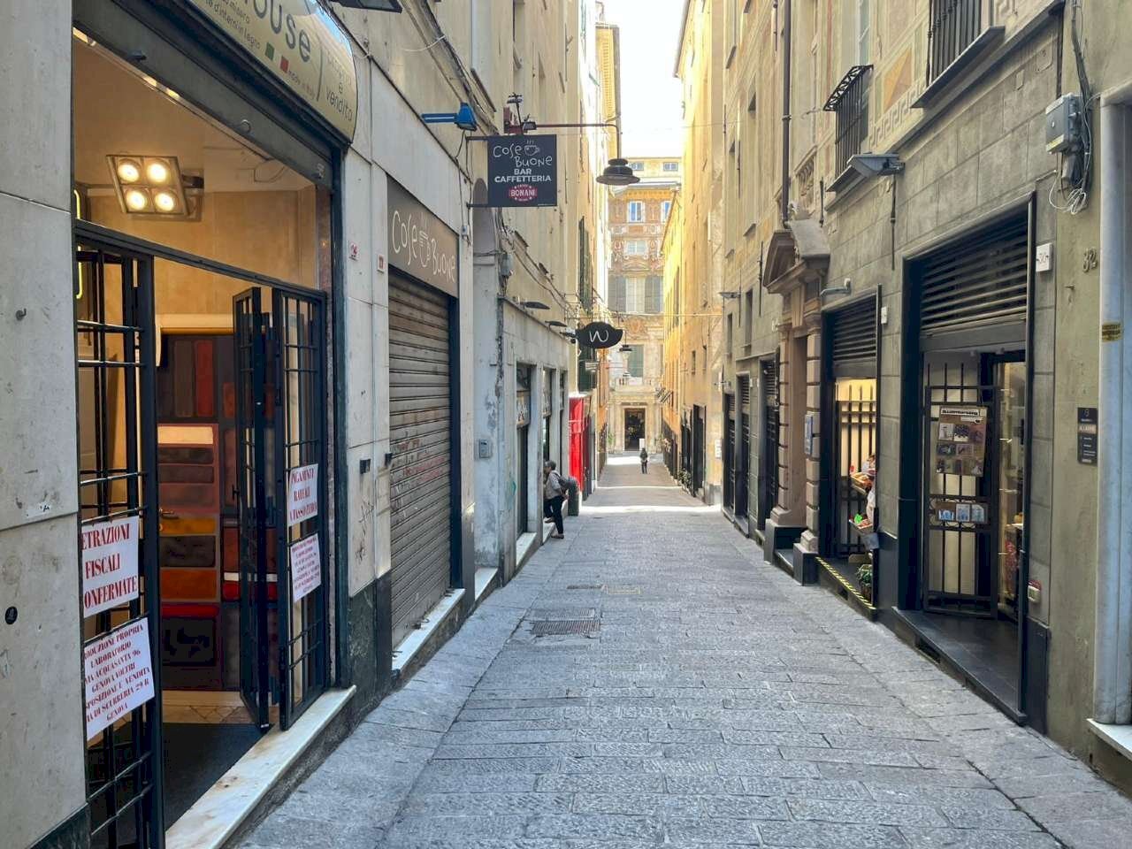 negozio locale commerciale genova centro storico v - Locale Commerciale via di Scurreria, Genova (zona Centro Storico) - foto 1