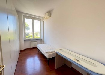 Camera da letto - Appartamento via Silvano Stacchetti, Genova (zona Quarto) - foto 20