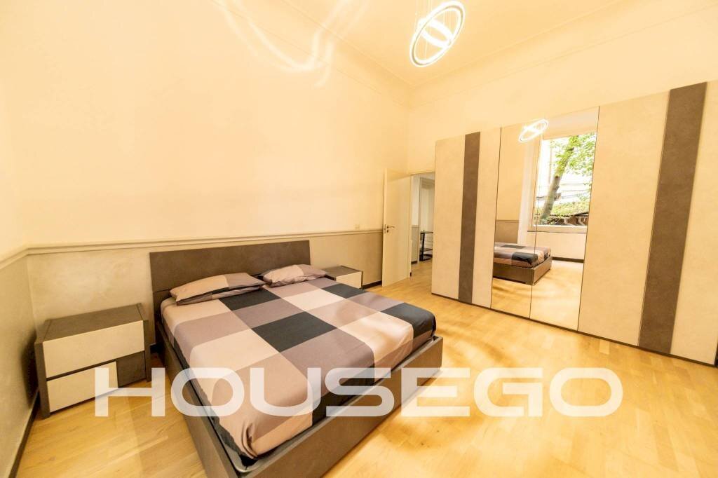 Camera da letto - Bilocale via San Giacomo e Filippo, 31, Genova (zona Centro) - foto 1