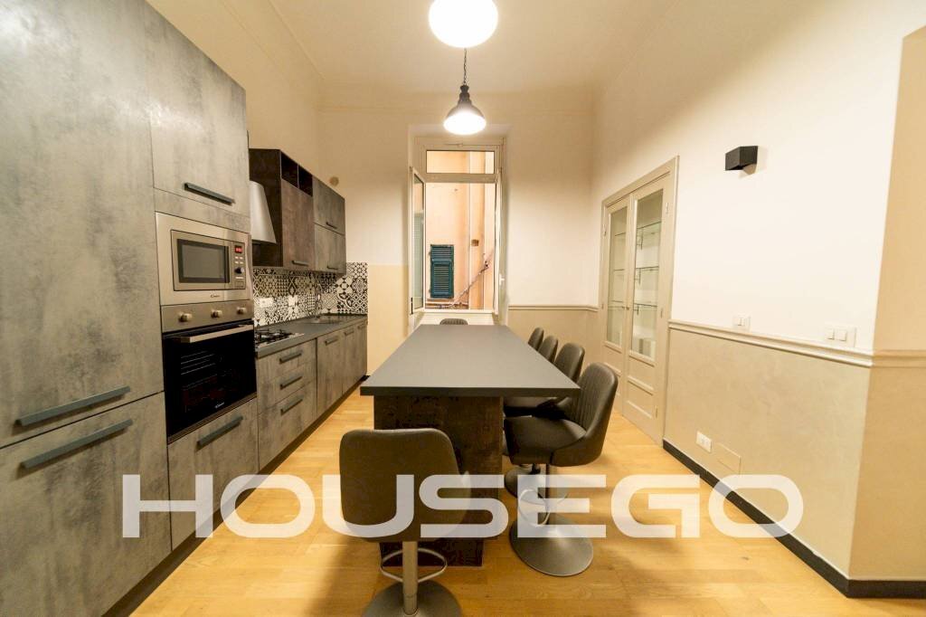 Cucina - Bilocale via San Giacomo e Filippo, 31, Genova (zona Centro) - foto 3
