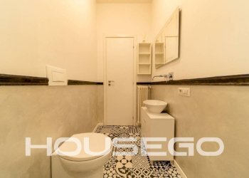 Bagno - Bilocale via San Giacomo e Filippo, 31, Genova (zona Centro) - foto 15
