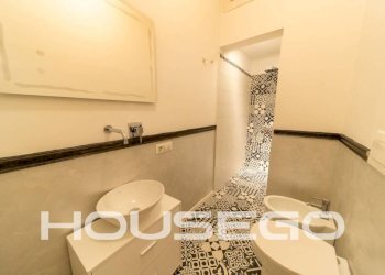 Bagno - Bilocale via San Giacomo e Filippo, 31, Genova (zona Centro) - foto 16