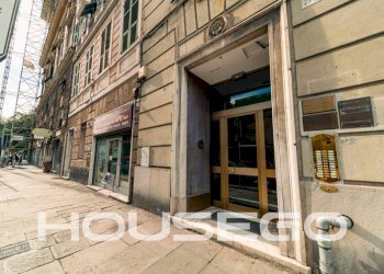 Facciata - Two-room apartment via San Giacomo e Filippo, 31, Genova (neighborhood Centro) - photo 17
