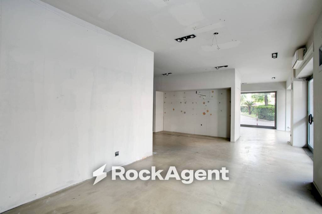 Interno non residenziale - Negozio via Anastasio II, 159, Roma - foto 2