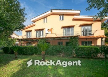 Facciata - Villa via del Laghetto, 26b, Civitella San Paolo - foto 2