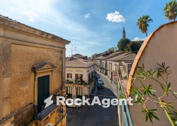 Vista - Four-room apartment corso Vittorio Emanuele, 151, Trecastagni - photo 37