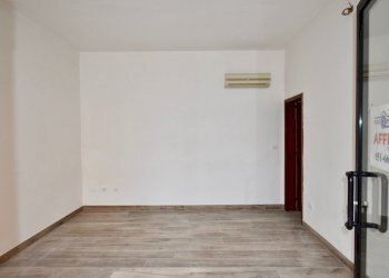 1 Vista interna.jpg - Commercial Premises Via G. Matteotti 102, San Pietro in Casale - photo 2