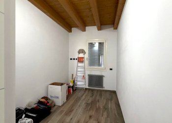 WhatsApp Image 2026-05-23 at 10.34.59 (1) - Porzione di casa Rovigo - foto 13