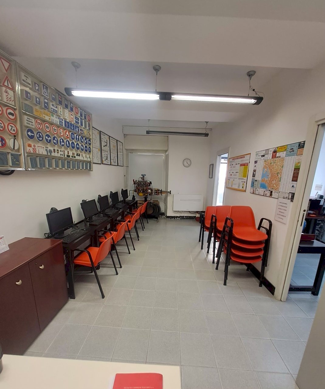 foto autoscuola nove - Commercial Premises Via Guglielmo Oberdan 5 - 7r, Genova (neighborhood Nervi) - photo 3