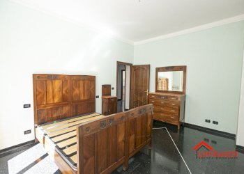 4.2 camera matrimoniale.jpg - Apartment VIA BORZOLI 12A, Genova (neighborhood Sestri Ponente) - photo 15