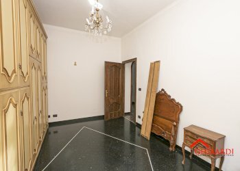 5.2 camera.jpg - Apartment VIA BORZOLI 12A, Genova (neighborhood Sestri Ponente) - photo 19
