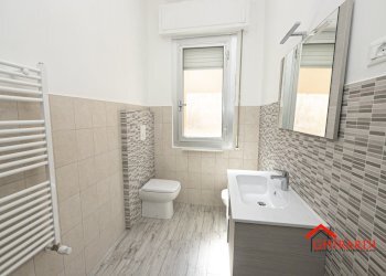 6.1 bagno.jpg - Apartment VIA BORZOLI 12A, Genova (neighborhood Sestri Ponente) - photo 21