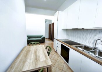 Soggiorno con cucina a vista - Monolocale Via Roberto Bellarmino 13/1, Milano (zona Città Studi) - foto 2