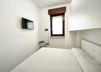 Camera da letto - Monolocale Via Roberto Bellarmino 13/1, Milano (zona Città Studi) - foto 9