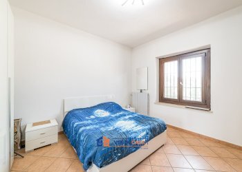 Independent house Casalgrasso - photo 17
