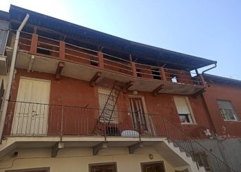 Facciata - Appartamento via Alessandro Manzoni, 50, Galliate - foto 3