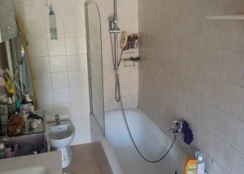 Bagno - Appartamento via Alessandro Manzoni, 50, Galliate - foto 16