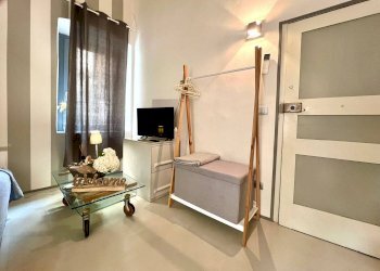 Two-room apartment Via dei Capuccini, Sanremo - photo 11