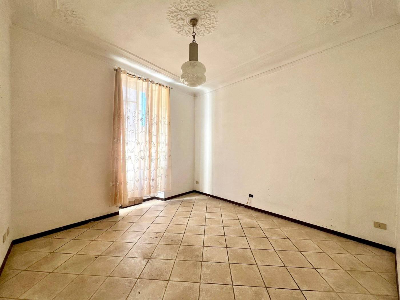 Four-room apartment Via Zeffiro Massa 38, Sanremo - photo 3