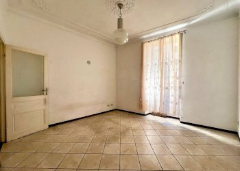 Four-room apartment Via Zeffiro Massa 38, Sanremo - photo 1