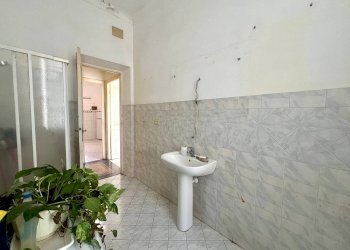 Four-room apartment Via Zeffiro Massa 38, Sanremo - photo 16