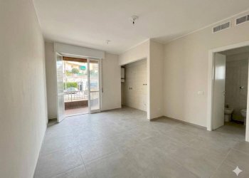 One-room apartment Via Padre Semeria 145, Sanremo - photo 1