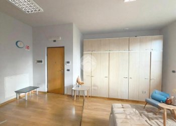 Apartment Via Natalia Ginzburg, Ivrea - photo 4