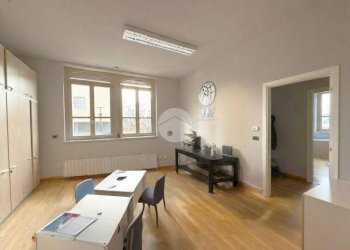 Apartment Via Natalia Ginzburg, Ivrea - photo 5