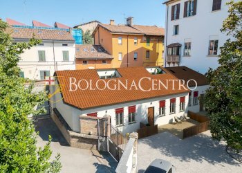 Porzione di casa Bologna (zona Centro Storico) - foto 1