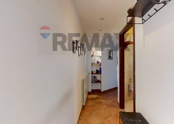 Two-room apartment Salita Sant'antonino, 60 
 Staglieno, Genova (neighborhood Staglieno) - photo 2